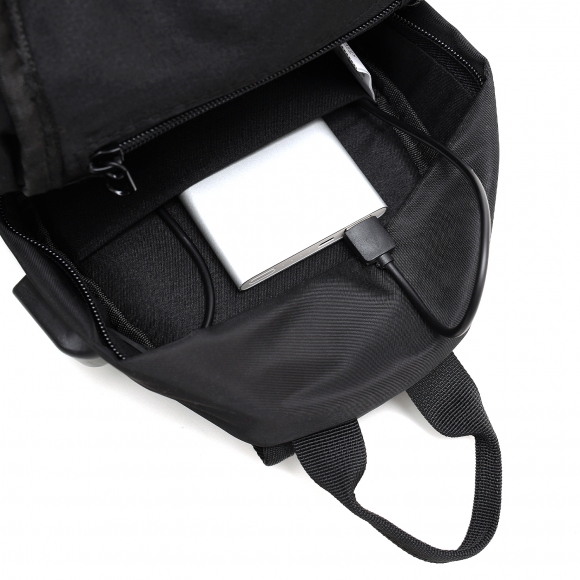 [슬링백] USB단자 탑재! 남녀공용 방수 슬링백 크로스백 여행보조가방 / PRAV-2203